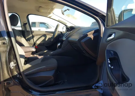 2013 Ford Focus Se z USA, uszkodzony, nr VIN 1FADP3F24DL330984